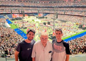 La Parroquia, con León XIV en el Bernabéu